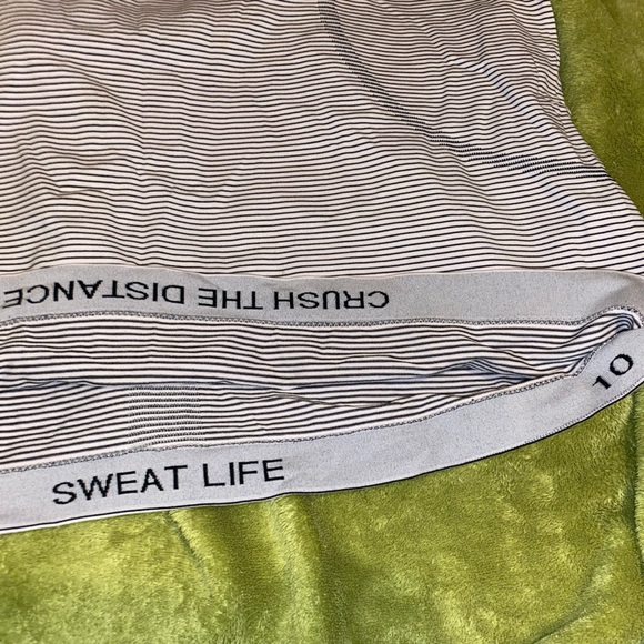 Lululemon Run Swiftly Tech Short Sleeve Shirt, size 10 - Picture 3 of 3